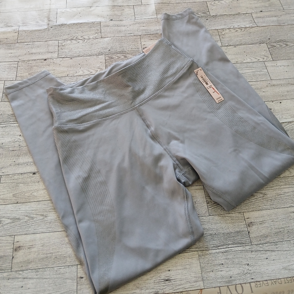 NWT Victoria’s Secret Sport Shine Essential Leggings, Rare, Size M - Picture 14 of 16